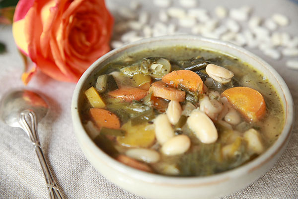 Soupe de haricot blanc à la sauge