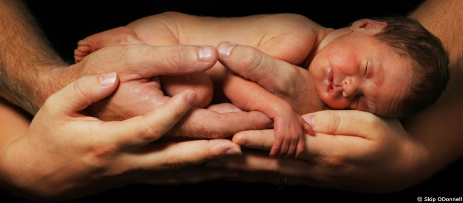 Accoucher à la maison ne représente pas plus de risque grâce aux sages-femmes