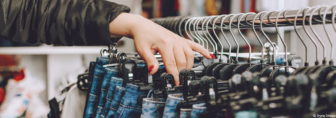Fast fashion : "Le vêtement est une habitude plus difficile à changer que l’alimentation"