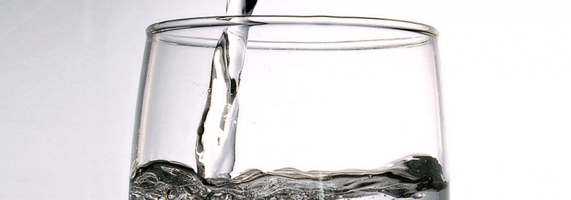 Faut-il vraiment "boire plus d’eau" pour sa santé ?